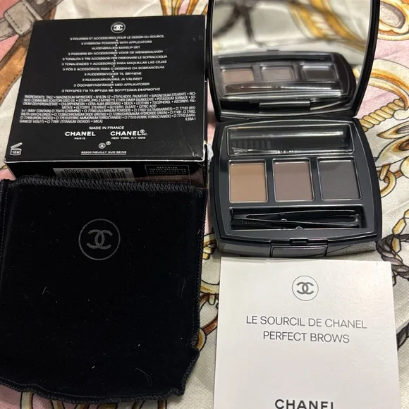 Brand New CHANEL Le Sourcil Eyebrow Compact in Black case - Picture 4 of 5